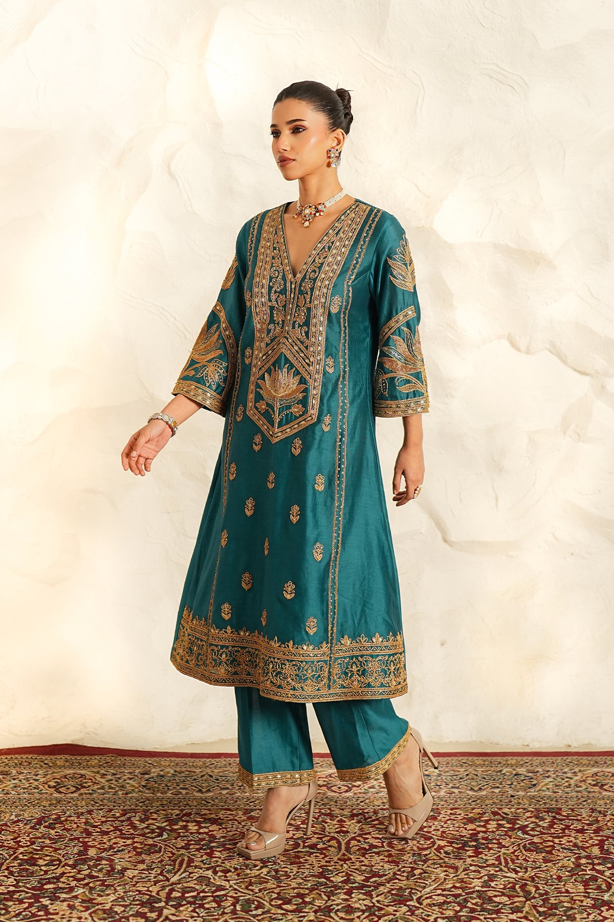 Neel Kamal Kurta Set