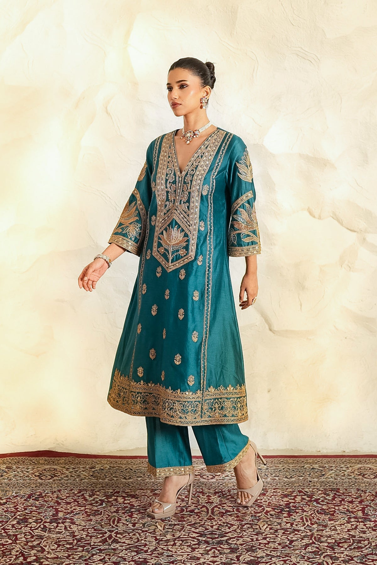 Neel Kamal Kurta Set