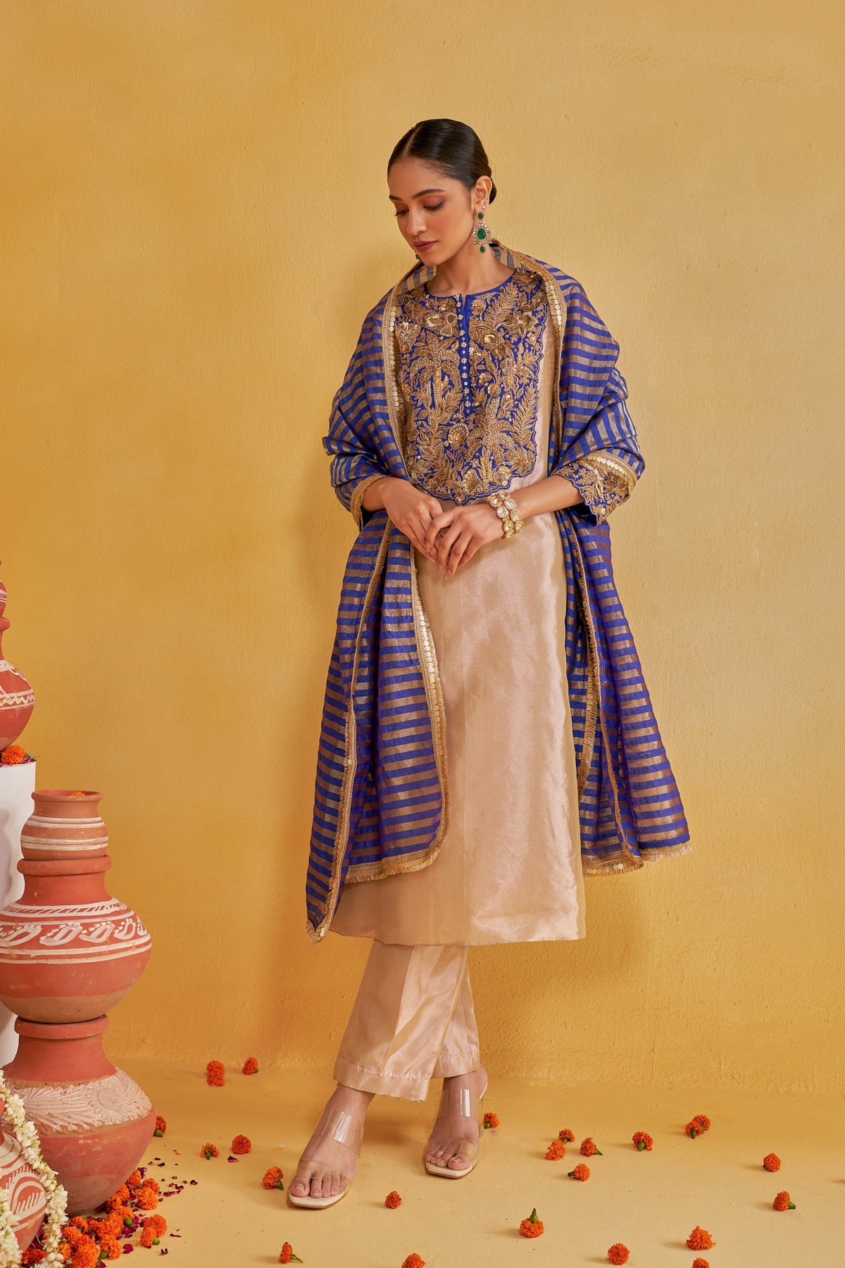 SUNHERI KURTA SET