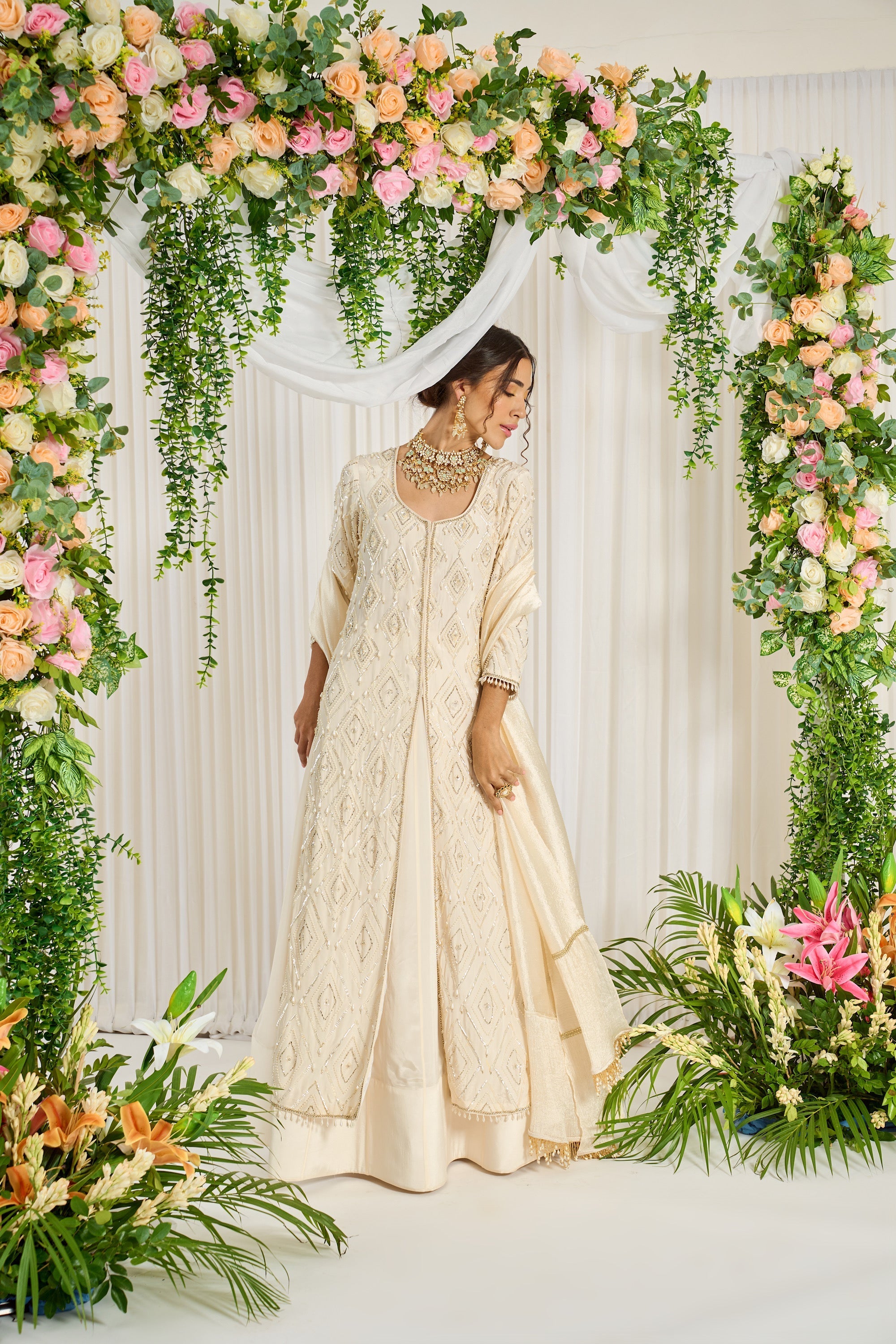 Women's Ivory Embroidered Kurta Set