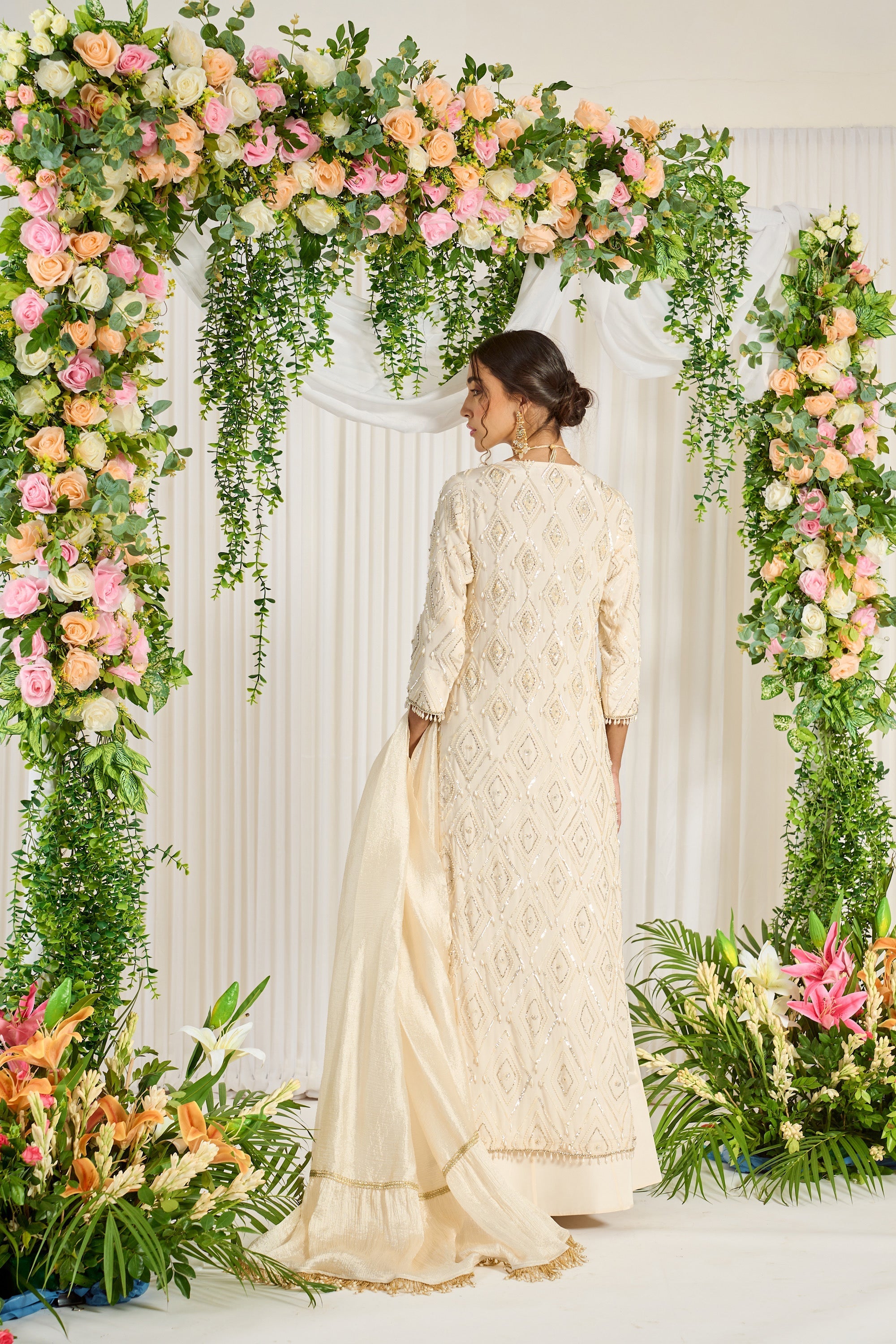 Women's Ivory Embroidered Kurta Set