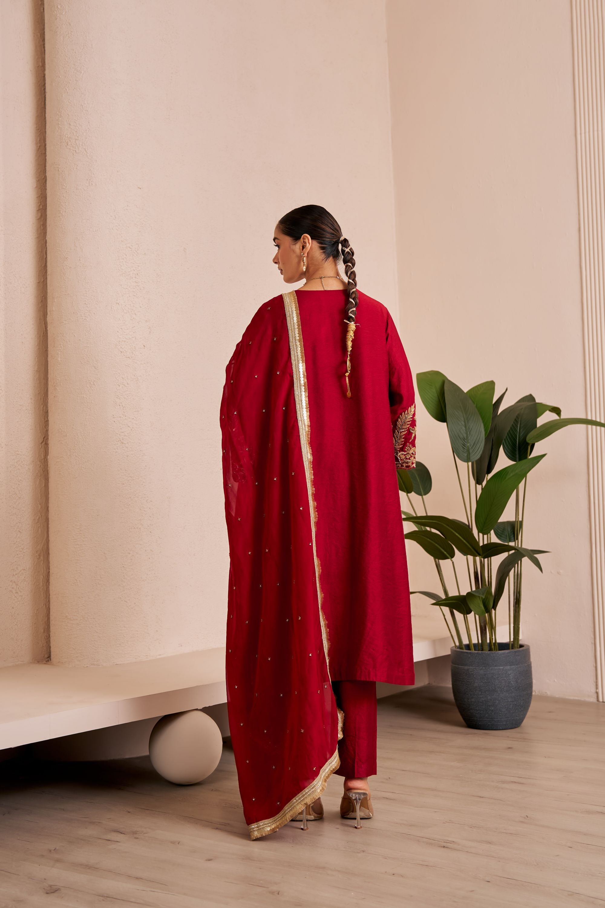 Nagma Mirjkar In Mengal pehar