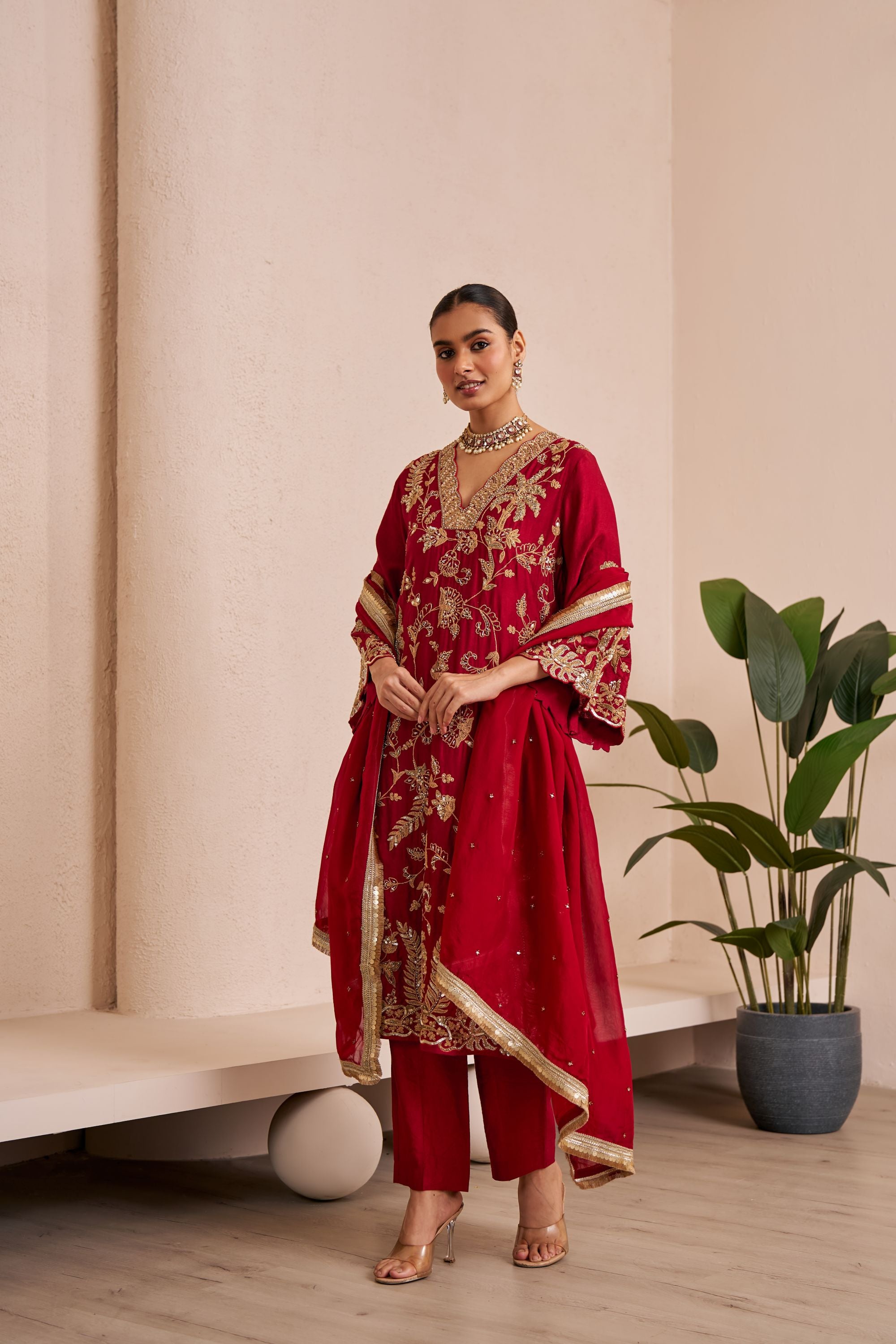 Nagma Mirjkar In Mengal pehar