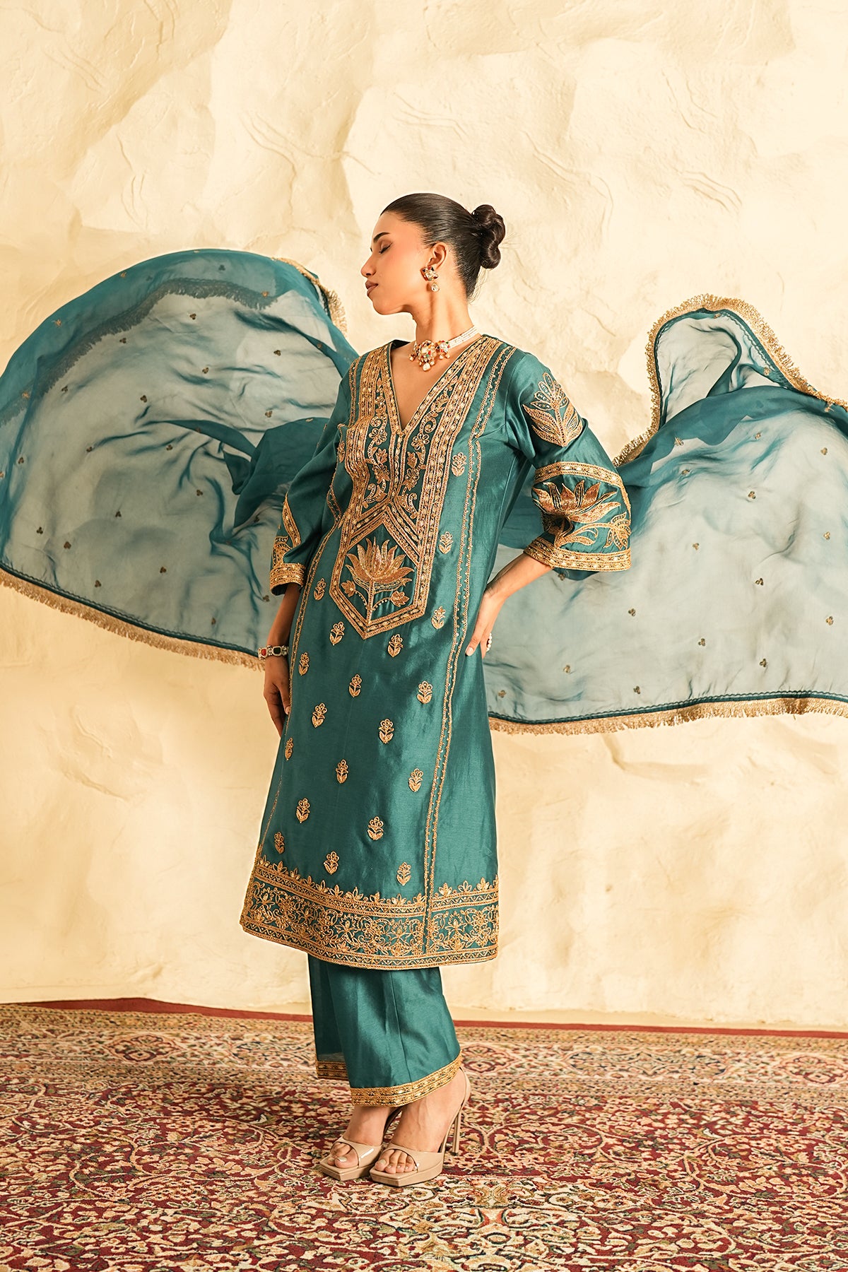 Neel Kamal Kurta Set