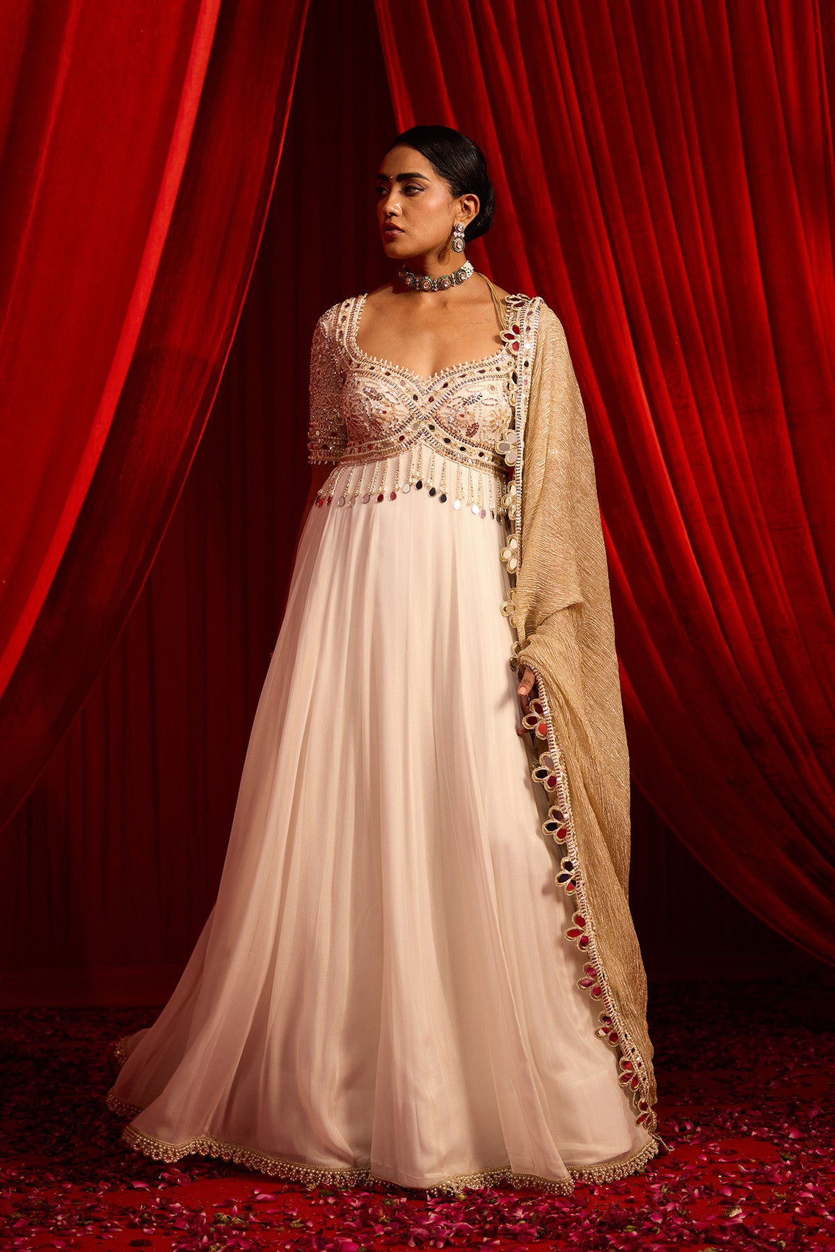 SHWET SANGATI ANARKALI SET