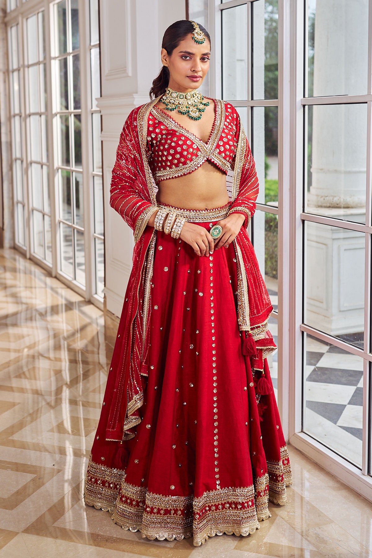 Laal E Jahaan lehenga set