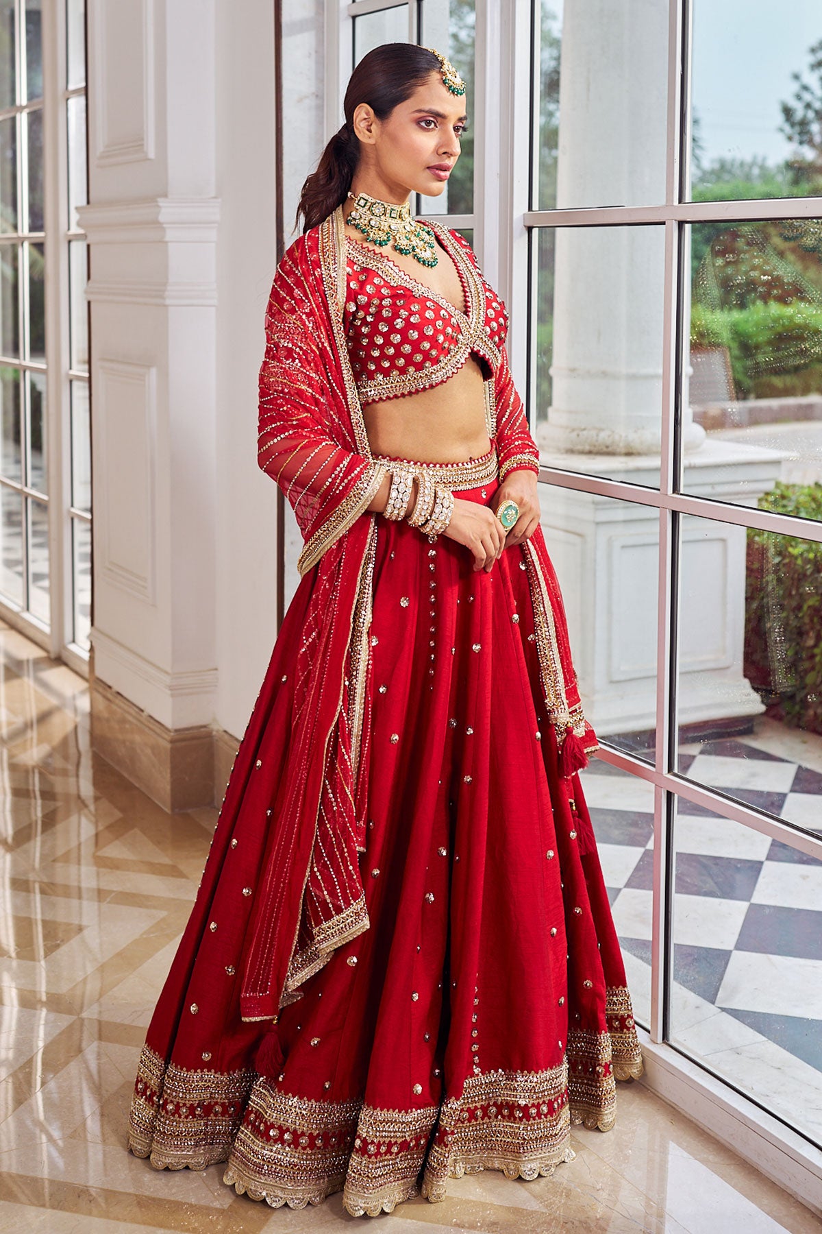 Laal E Jahaan lehenga set