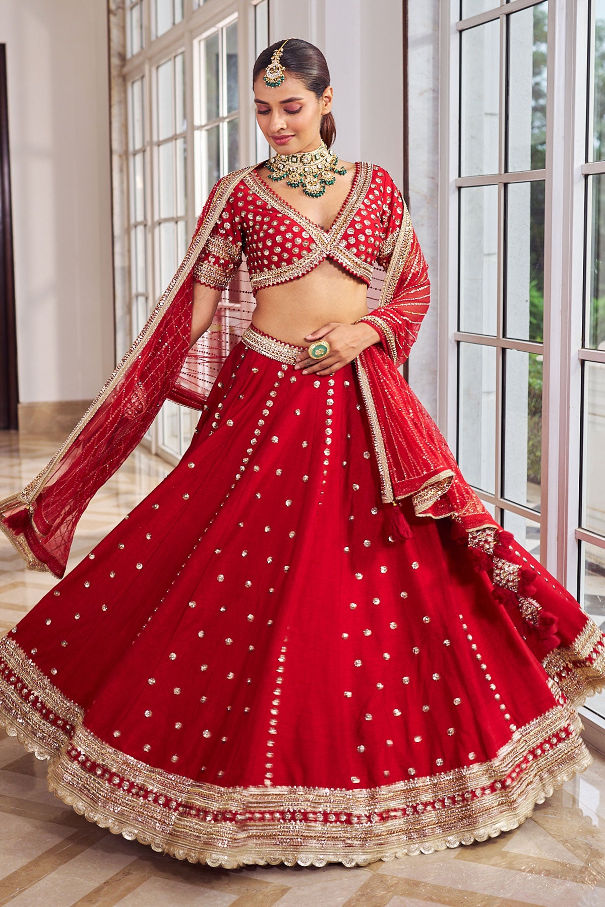 Laal E Jahaan lehenga set