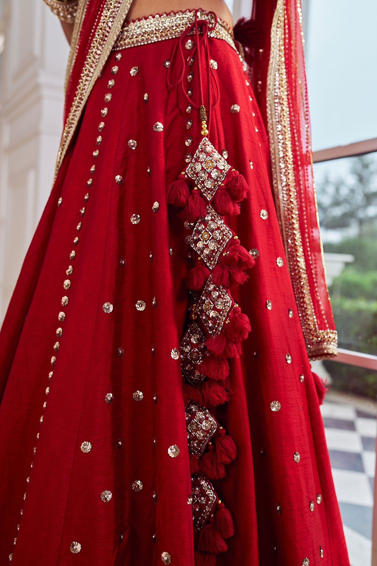 Laal E Jahaan lehenga set
