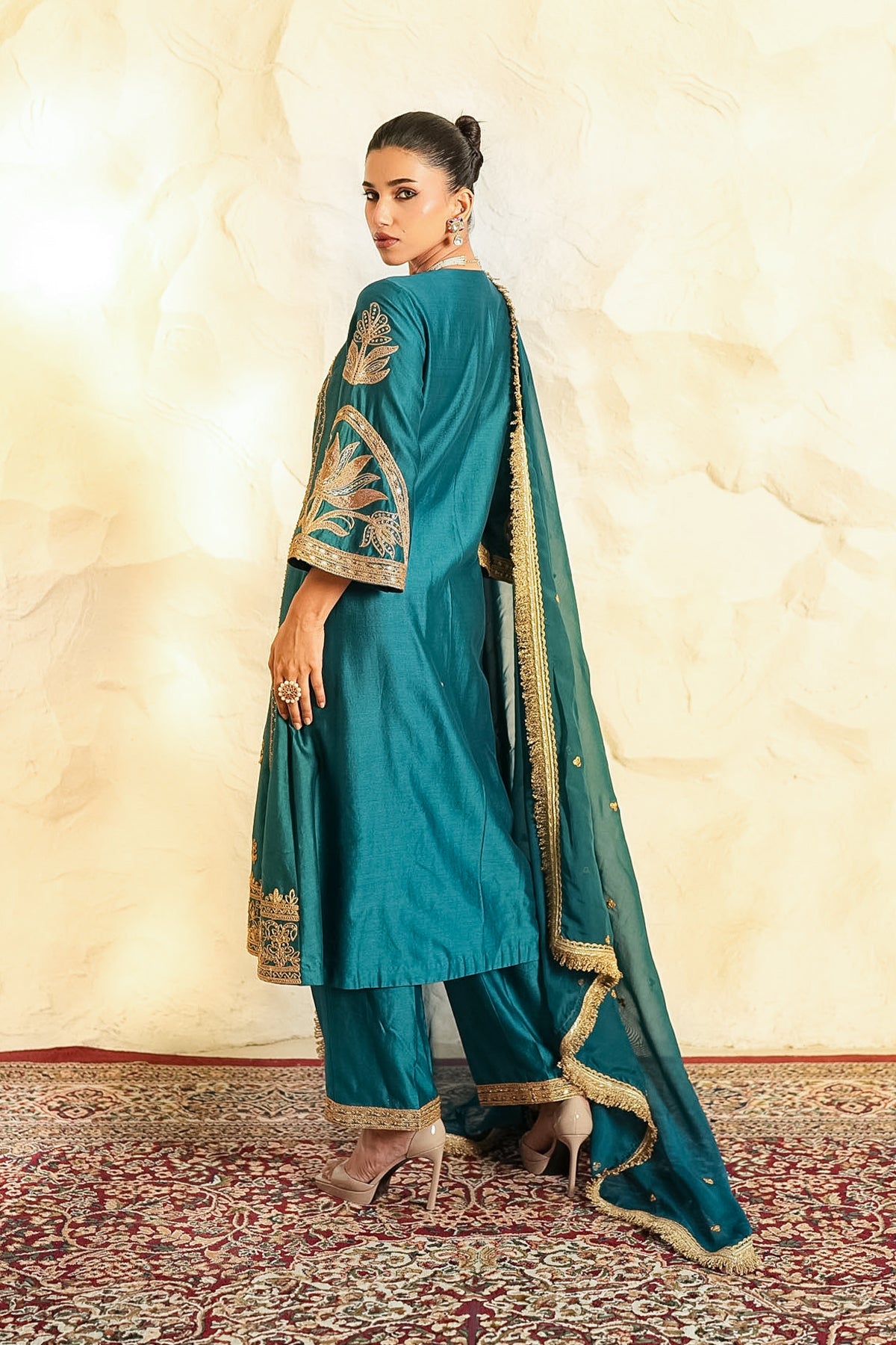 Neel Kamal Kurta Set